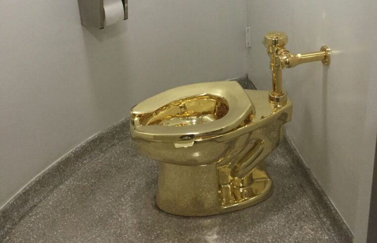 UK court finds men who stole $6 million gold toilet guilty