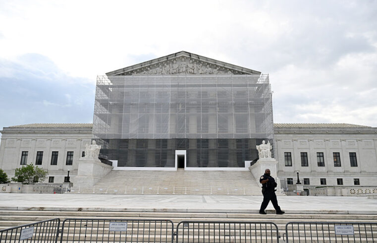 Supreme Court Allows Trump Administration to Strip Protections from Venezuelan Migrants