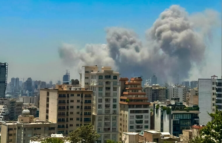 من هشت سال گروگان ایران بودم. آیا دوستانم از بمباران اسرائیل جان سالم به در بردند؟