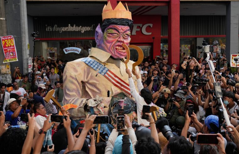 Thousands in Philippines protest corruption, demand return of stolen funds